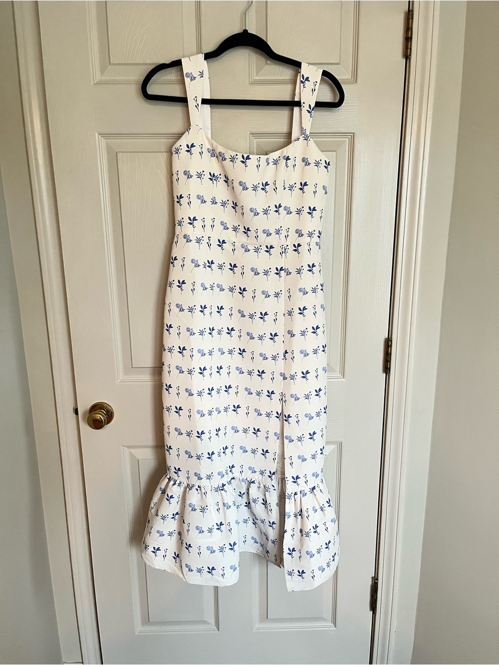 Sachin + Babi White Midi Dress with Blue Floral Print and Front Slit - Picture 4 of 10